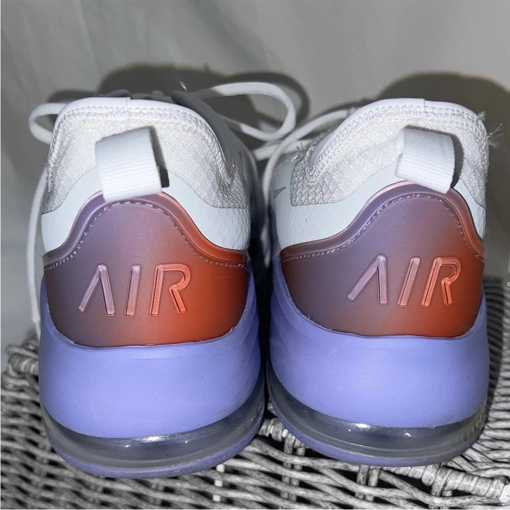 Nike Women's Air Max Motion 2 Size 12 Womens Purple And Red Heal - Picture 3 of 6